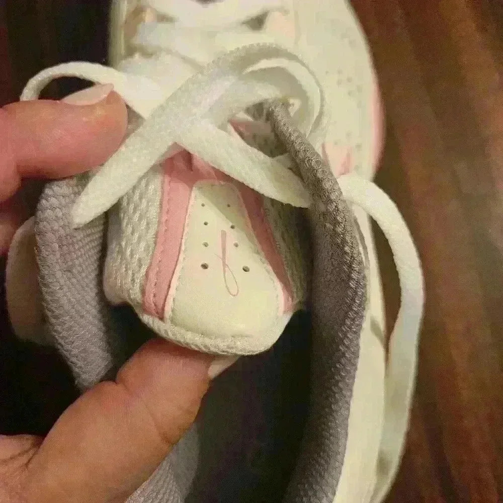 Reebok White Leather Sneakers with Pink Trim Size 10. EUC - Picture 8 of 16